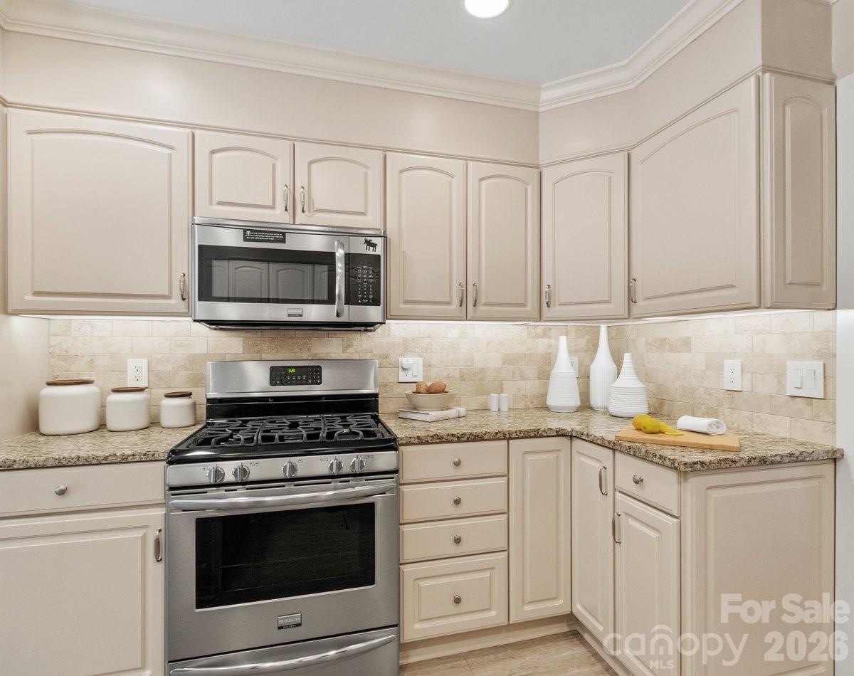 6 Creekside Way — Asheville