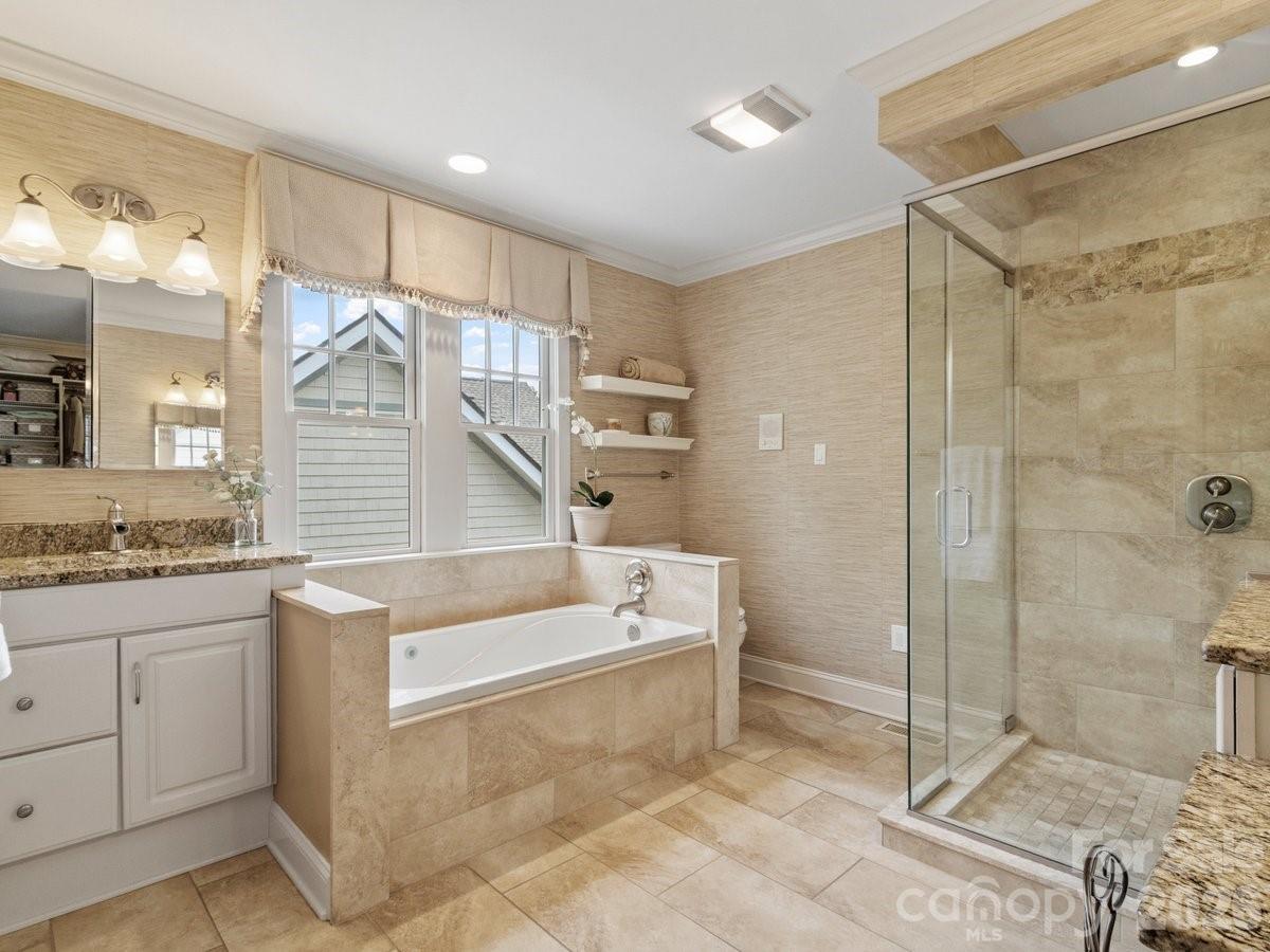 6 Creekside Way — Asheville