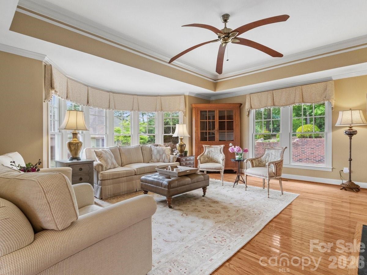 6 Creekside Way — Asheville