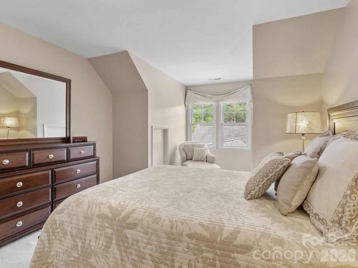 6 Creekside Way — Asheville