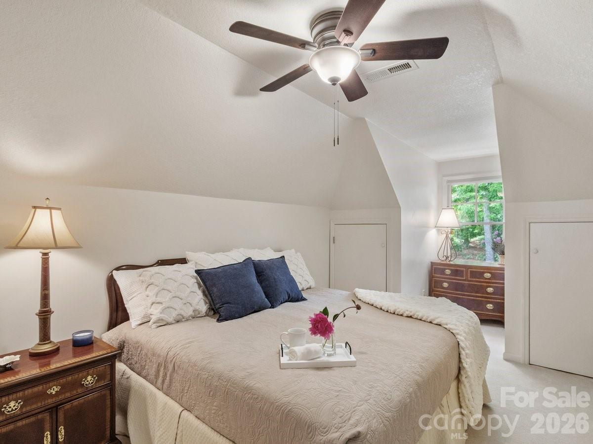 6 Creekside Way — Asheville