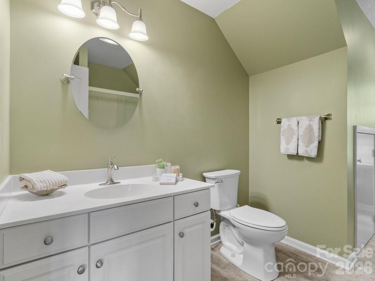 6 Creekside Way — Asheville