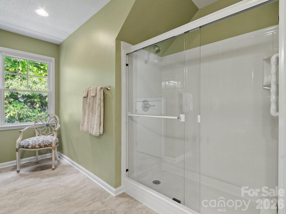 6 Creekside Way — Asheville