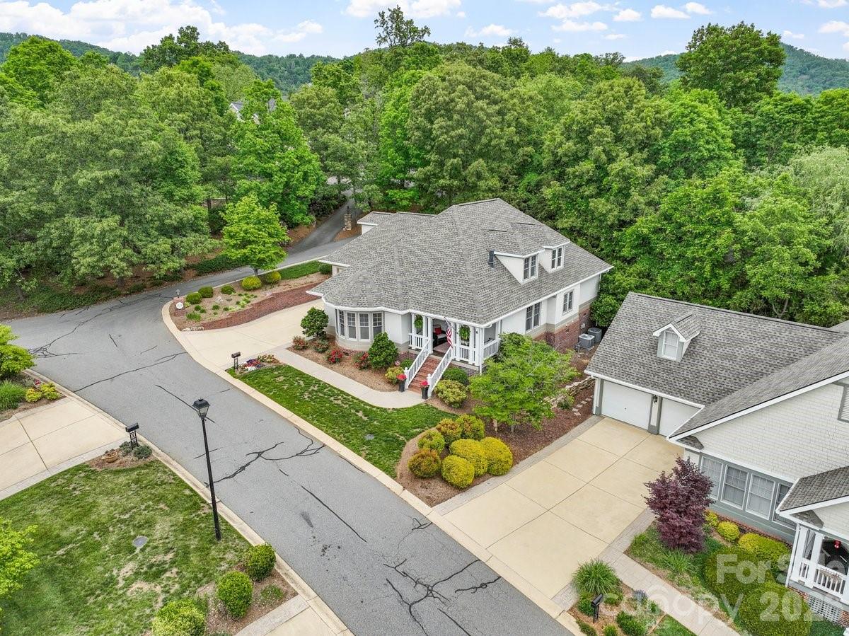 6 Creekside Way — Asheville