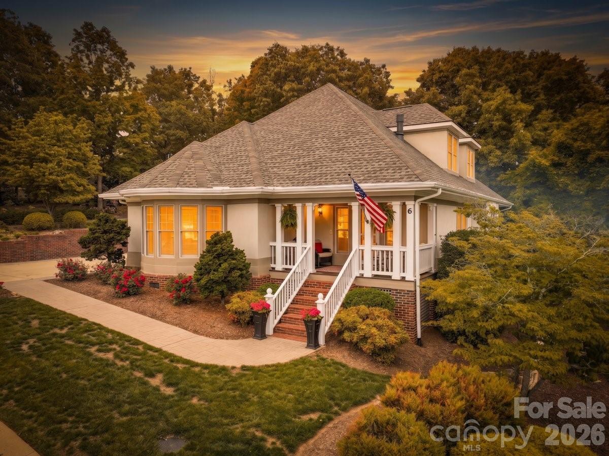 6 Creekside Way — Asheville