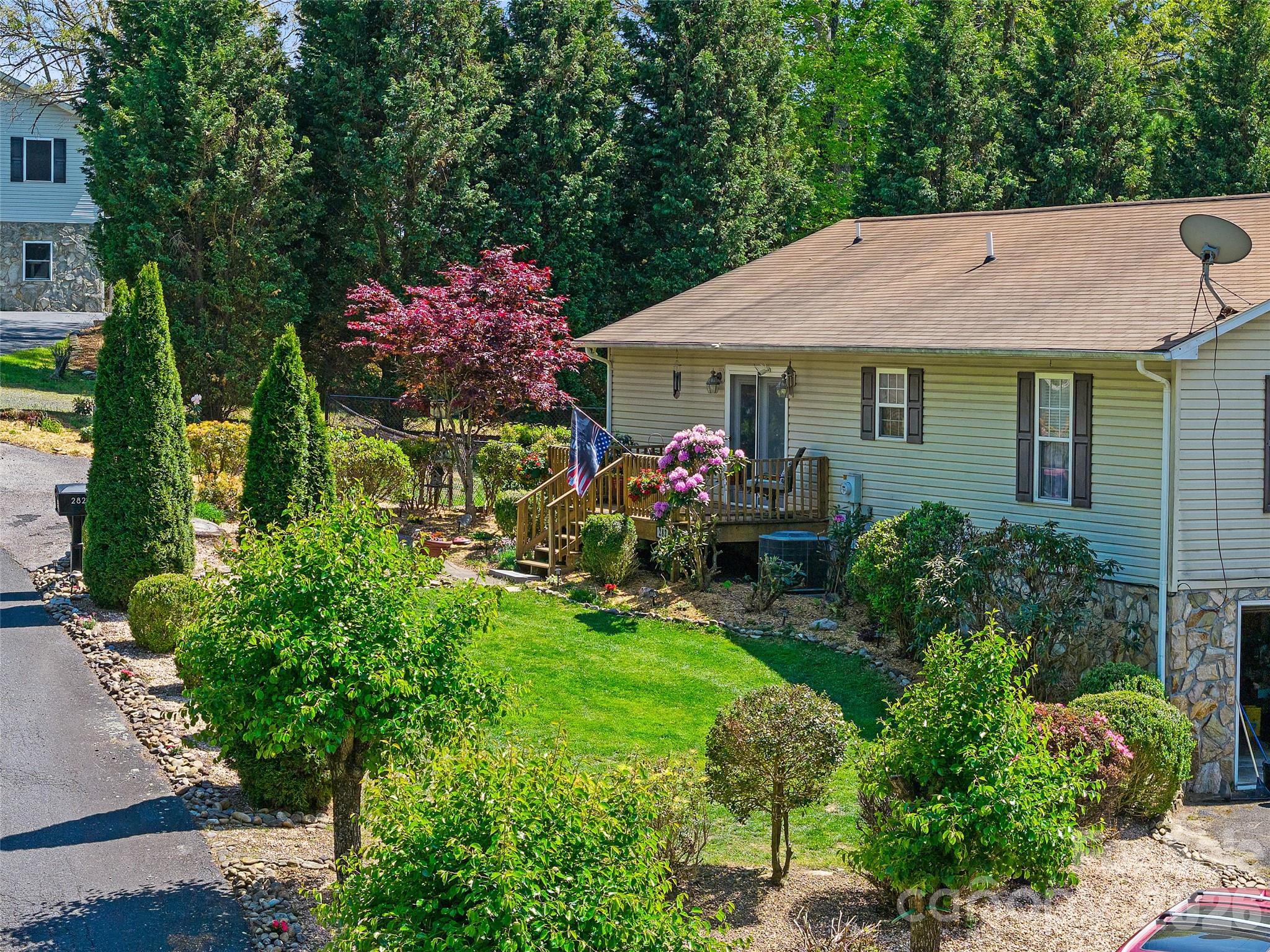 282 Sourwood Drive — Spruce Pine
