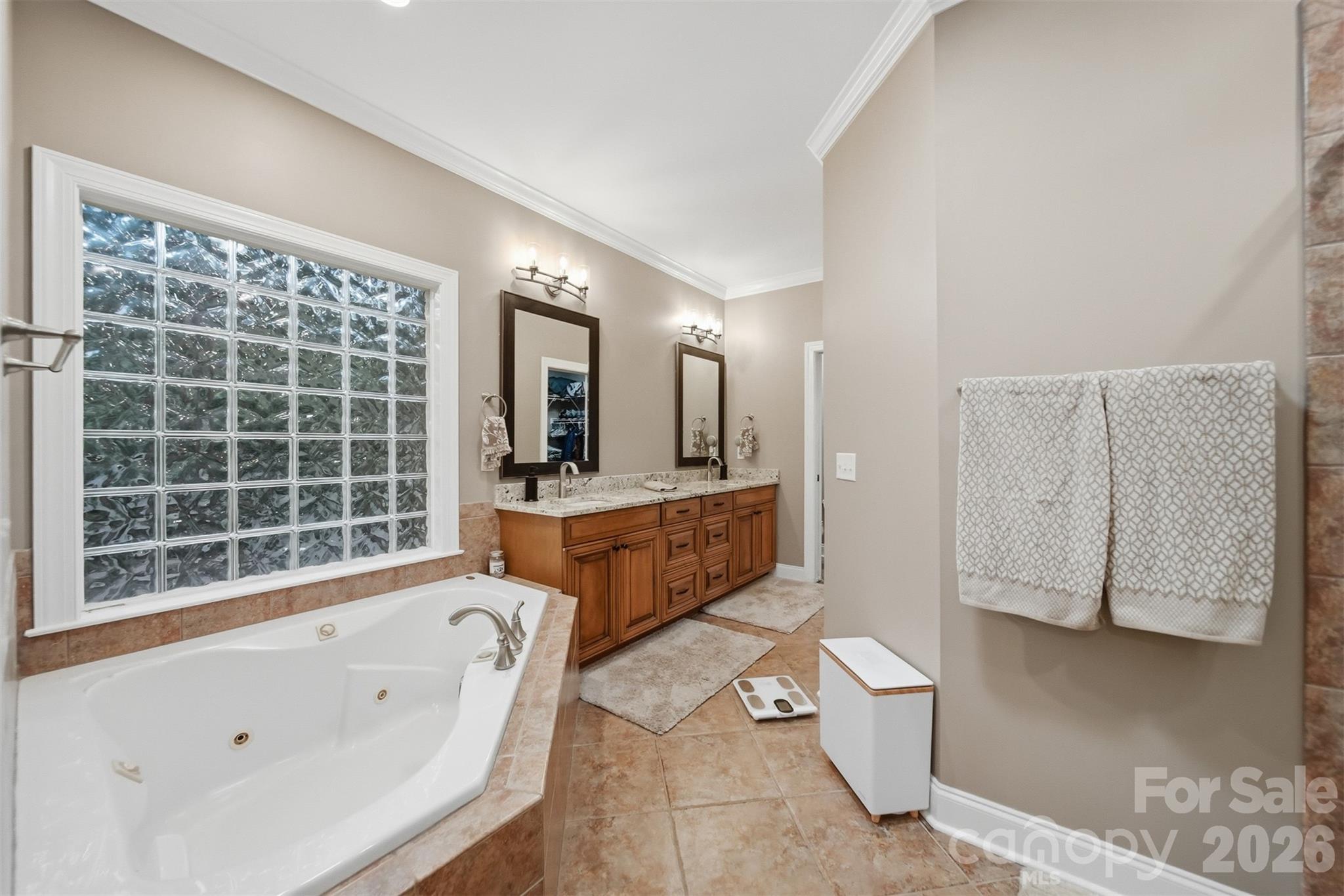 151 43rd Avenue Drive NW — Hickory