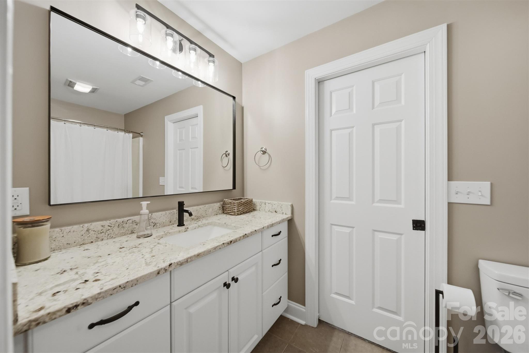 151 43rd Avenue Drive NW — Hickory