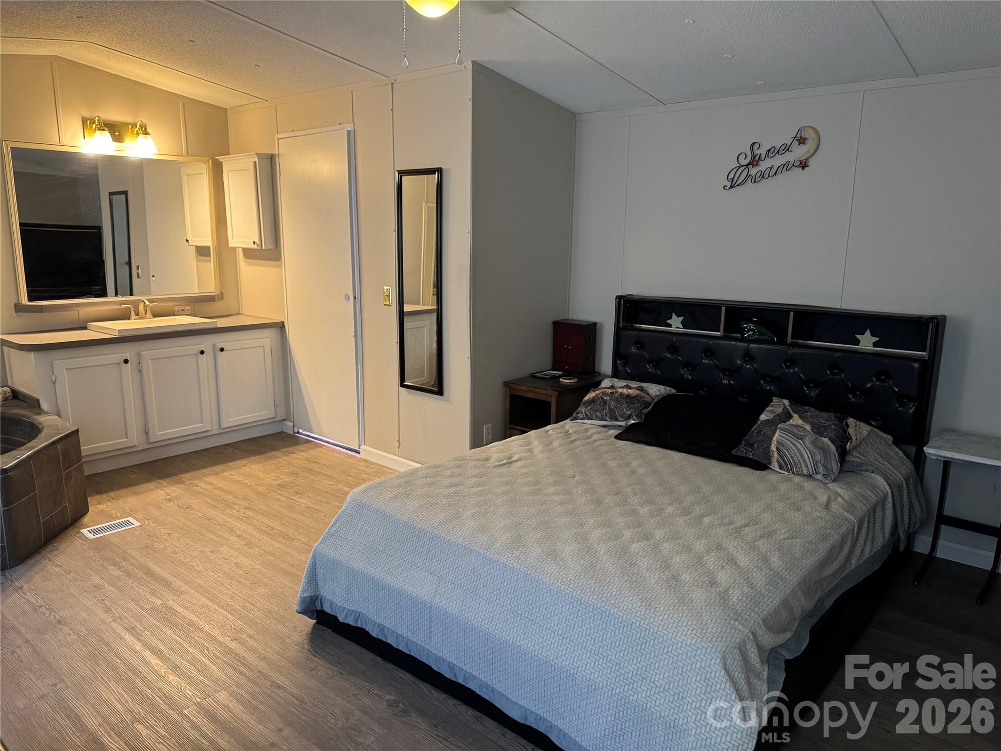 131 Bethany Woods Lane — Statesville