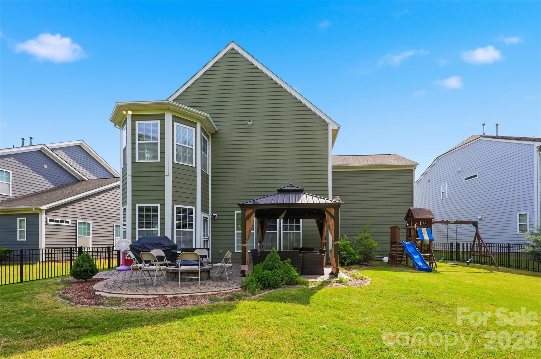 10580 Skipping Rock Lane NW — Concord