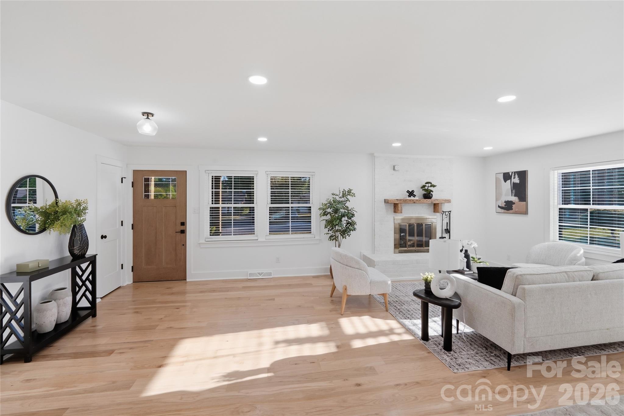 4314 Ivanhoe Place — Charlotte