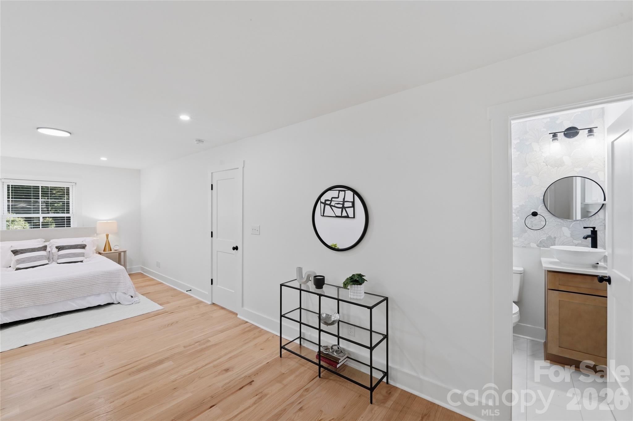 4314 Ivanhoe Place — Charlotte