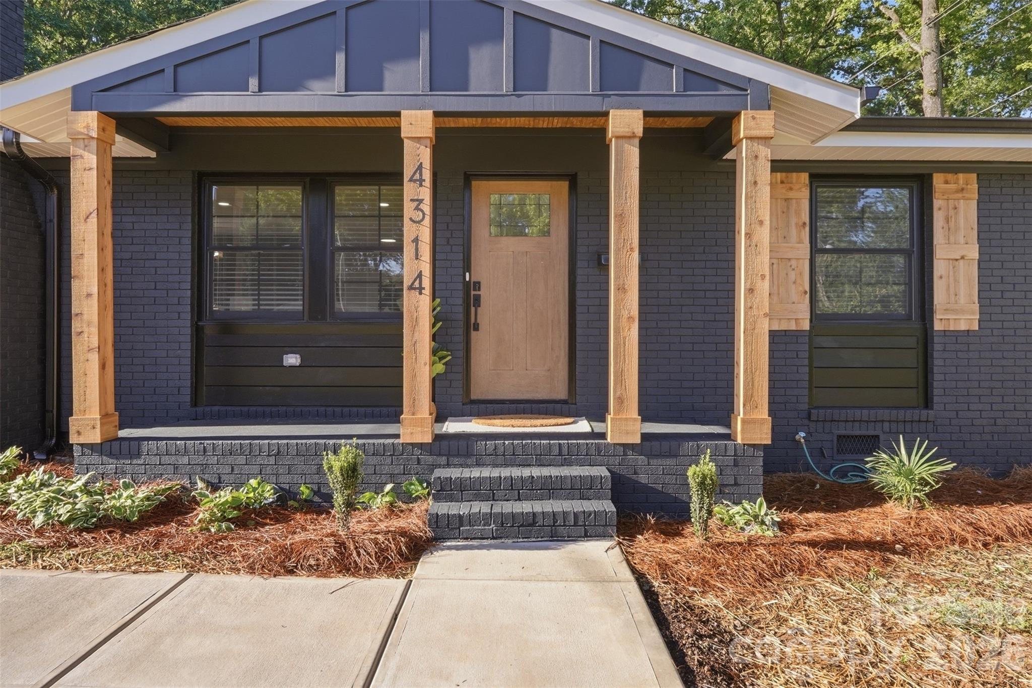 4314 Ivanhoe Place — Charlotte