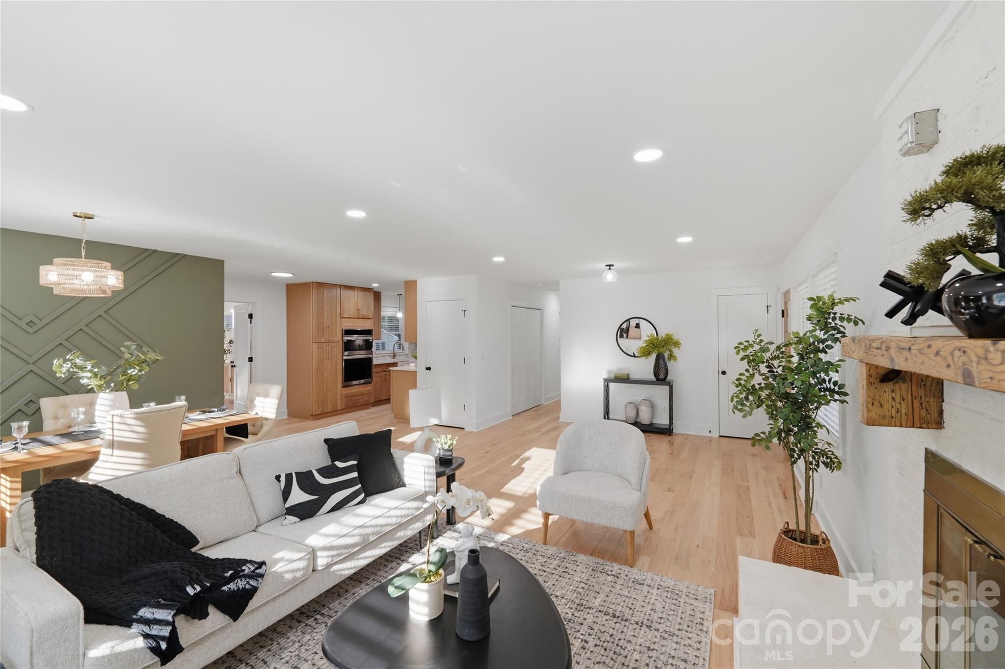 4314 Ivanhoe Place — Charlotte