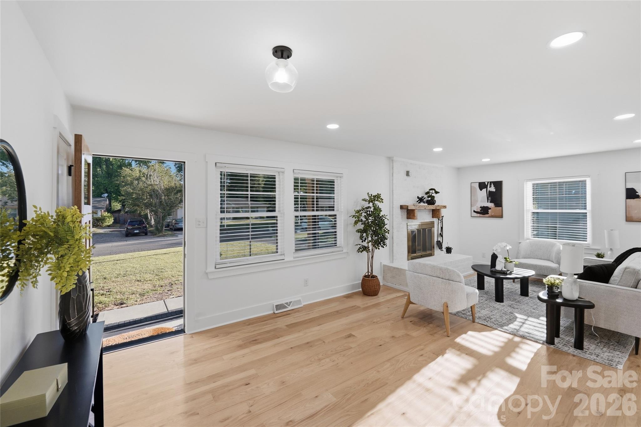 4314 Ivanhoe Place — Charlotte