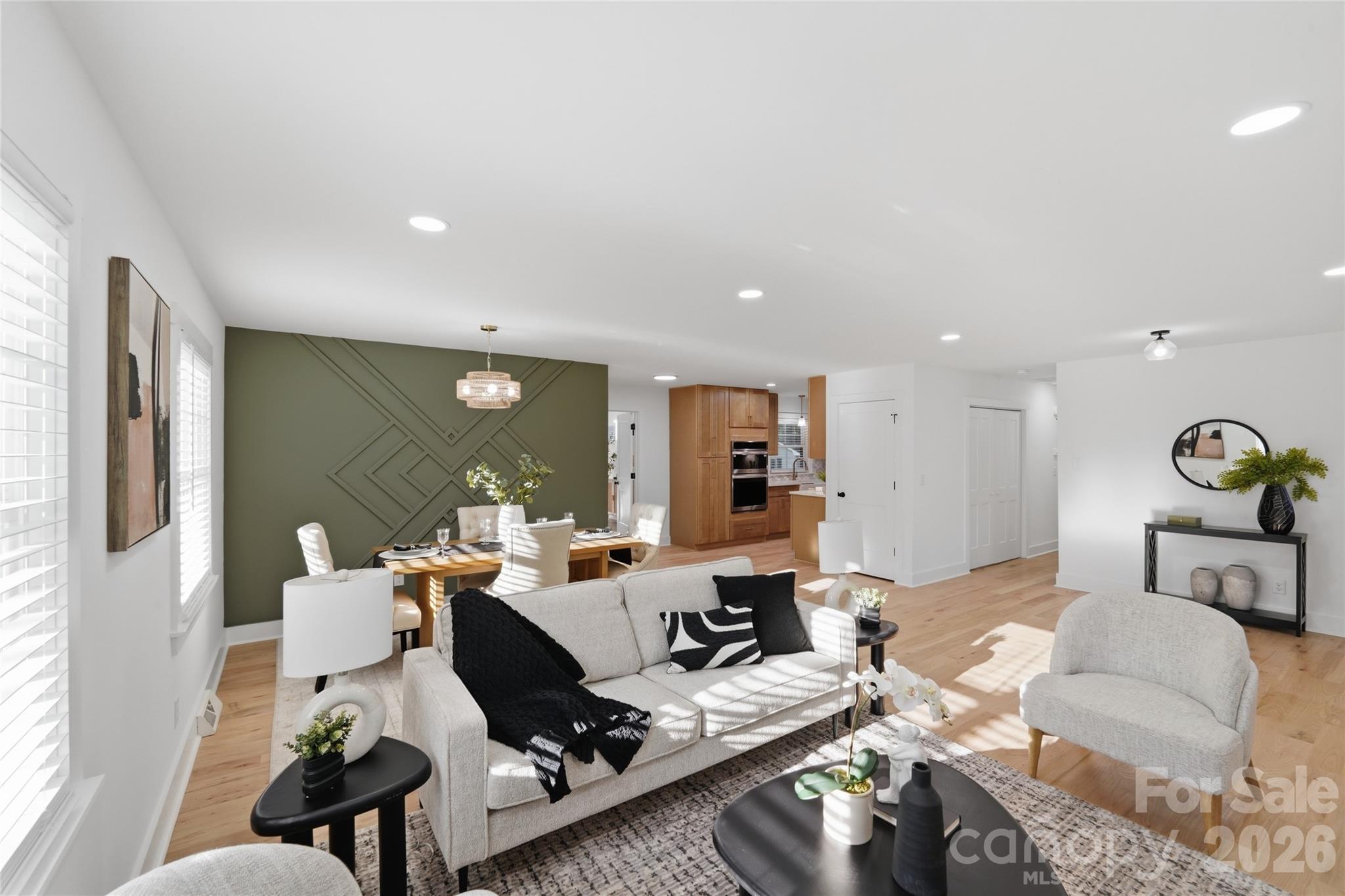 4314 Ivanhoe Place — Charlotte
