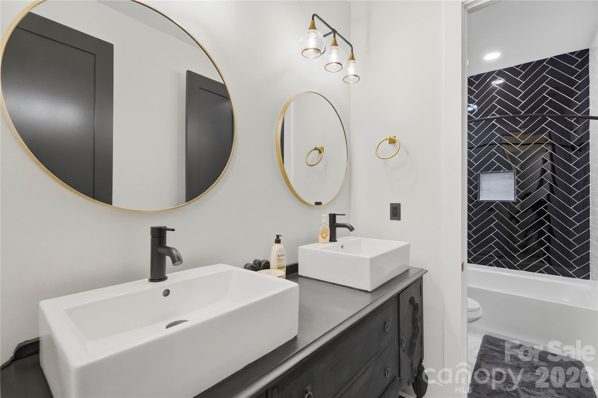 1109 Leigh Avenue — Charlotte