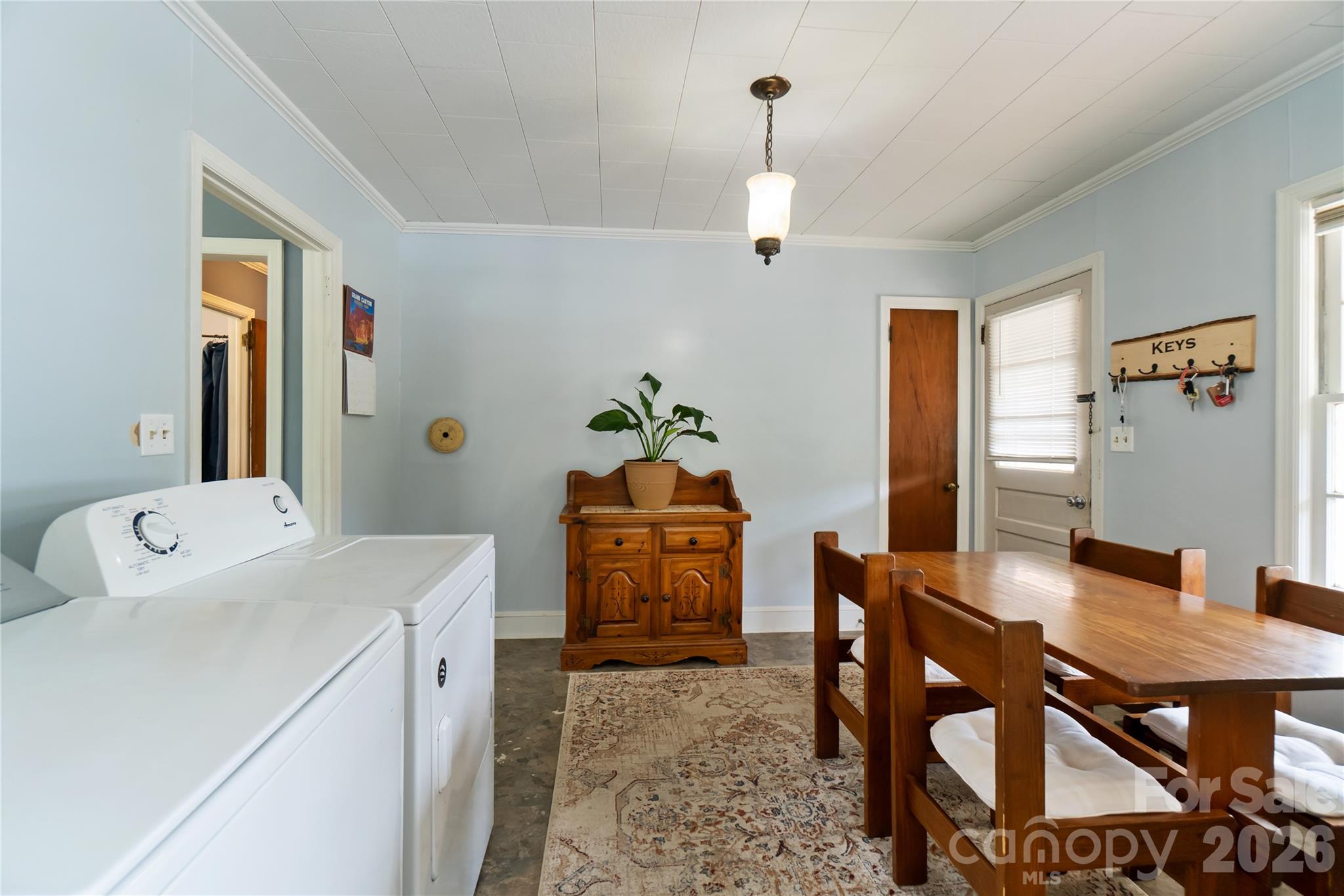 421 E Passaic Street — Peachland