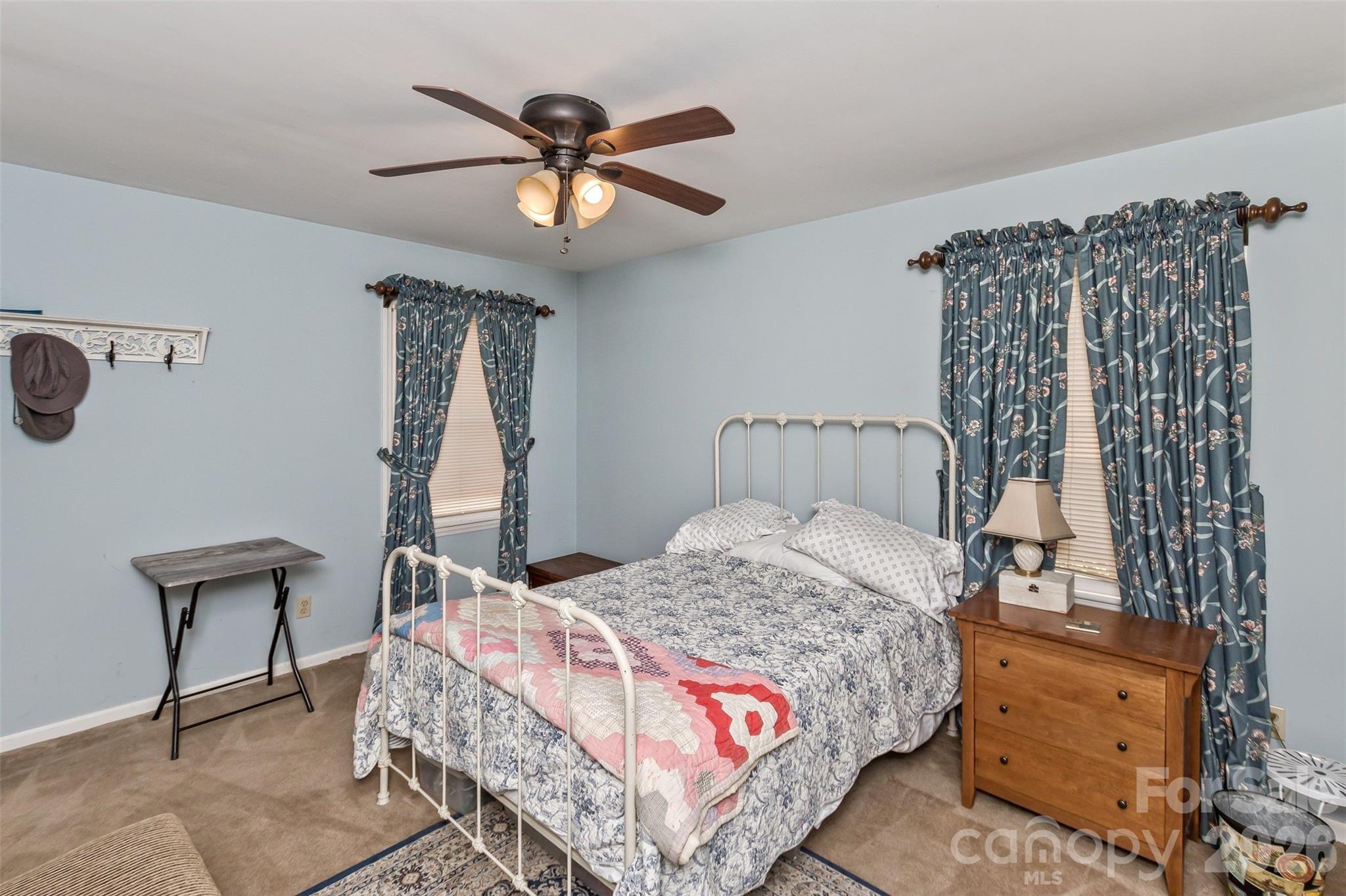 10 Applecross Road — Weaverville