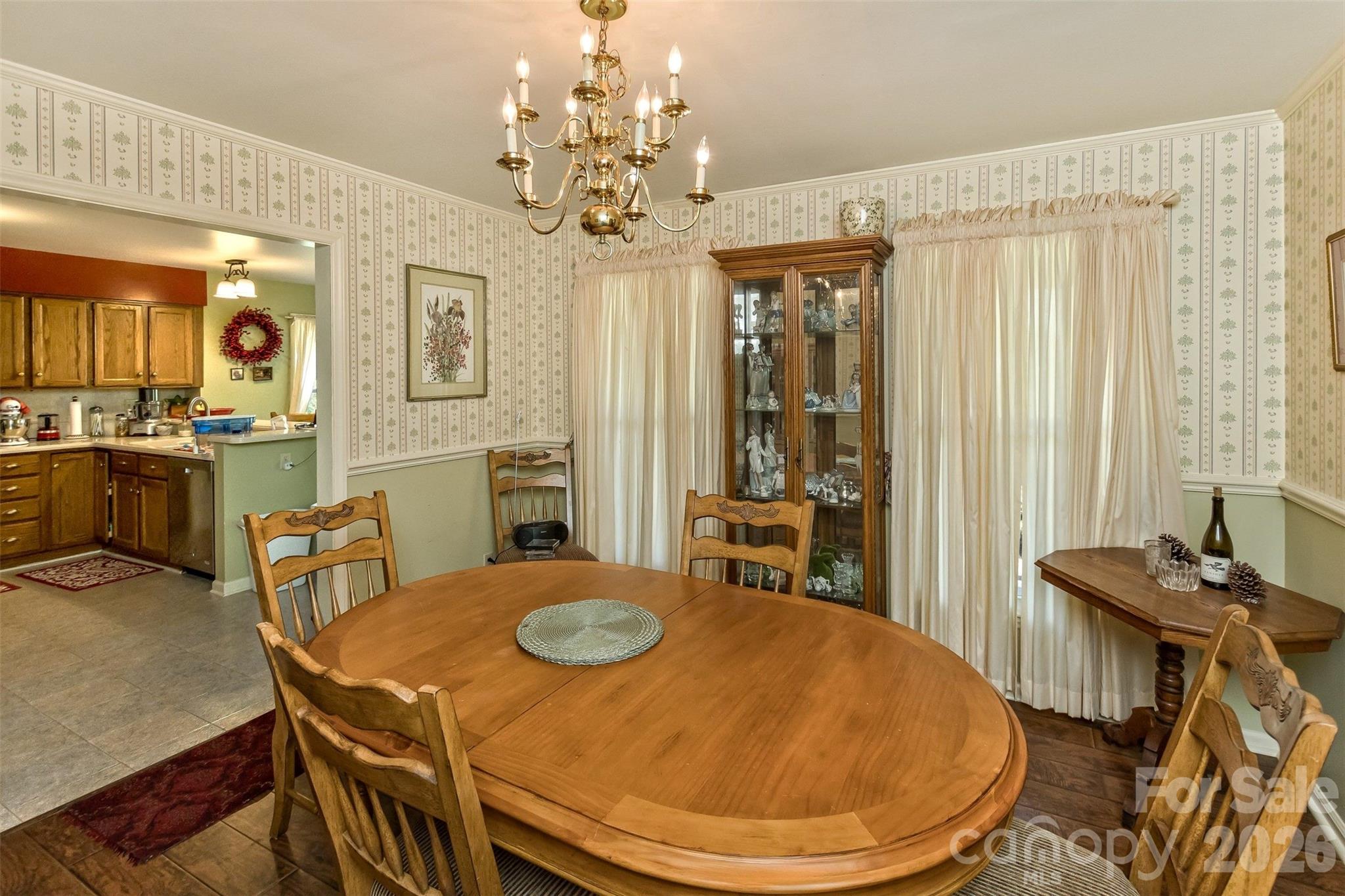 10 Applecross Road — Weaverville