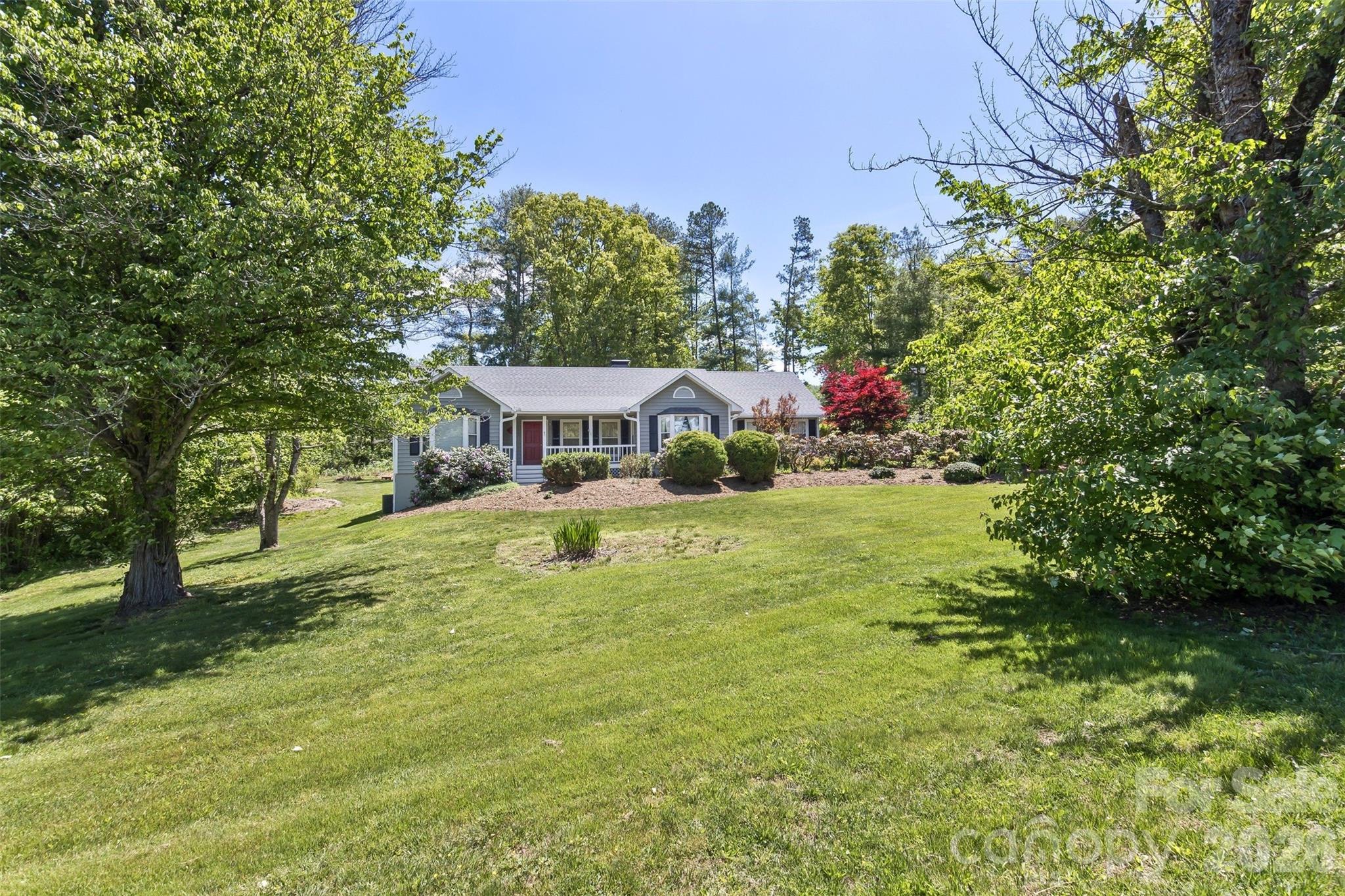 10 Applecross Road — Weaverville