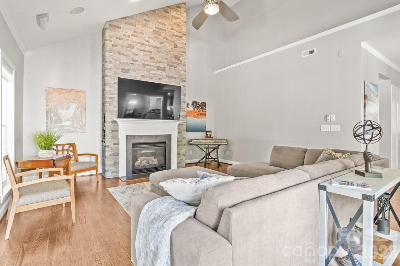 14509 Greenpoint Lane — Huntersville
