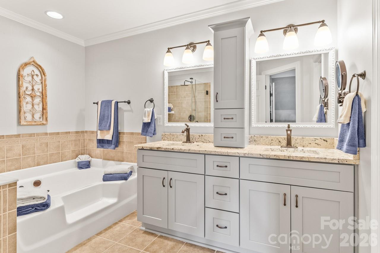 14509 Greenpoint Lane — Huntersville