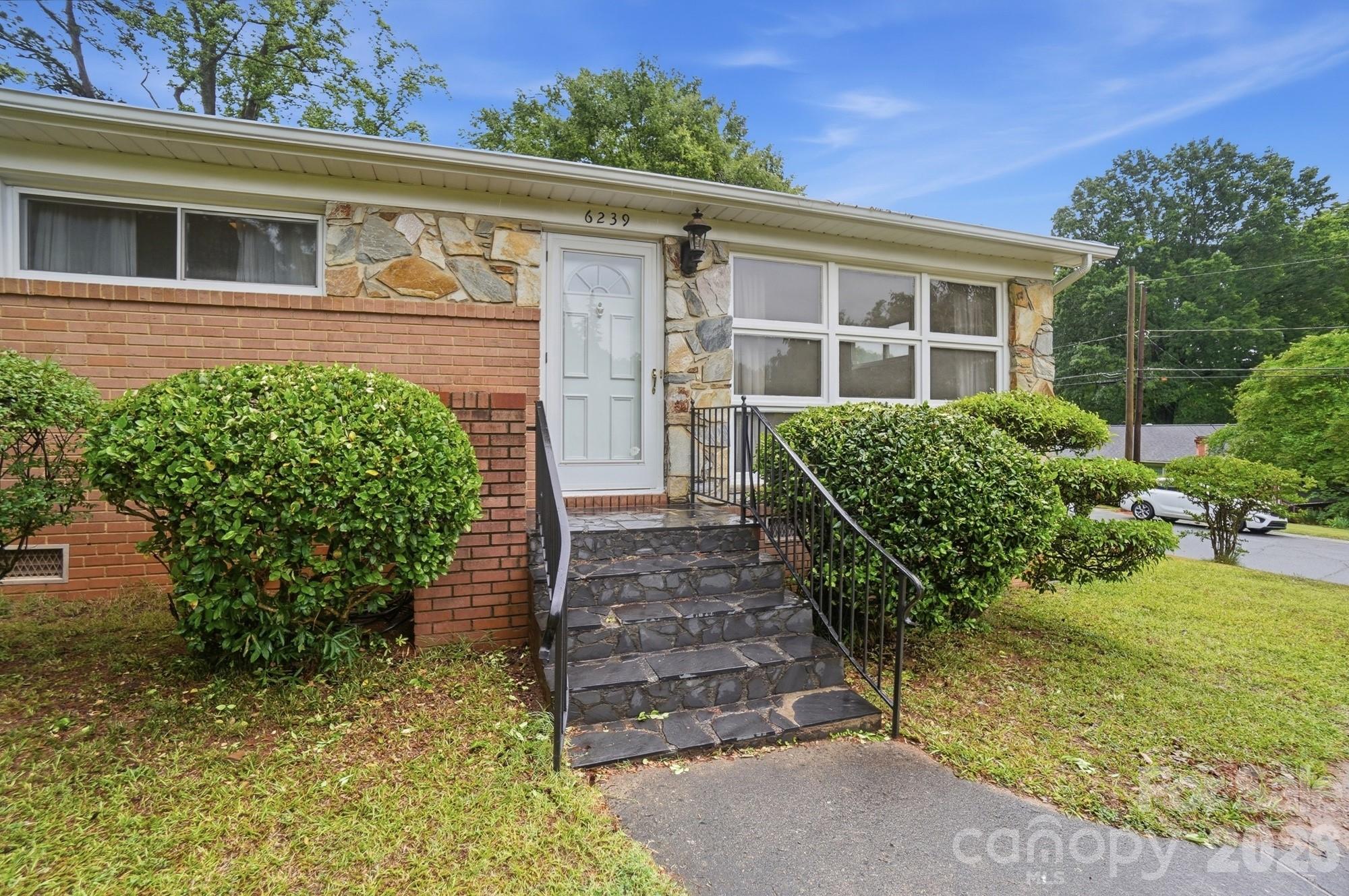 6239 Netherwood Drive — Charlotte