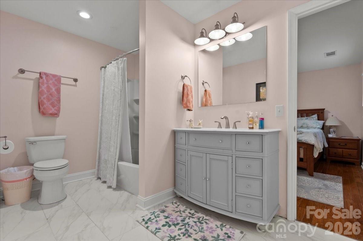 209 Fairway Road — Cheraw
