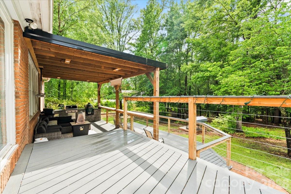 209 Fairway Road — Cheraw