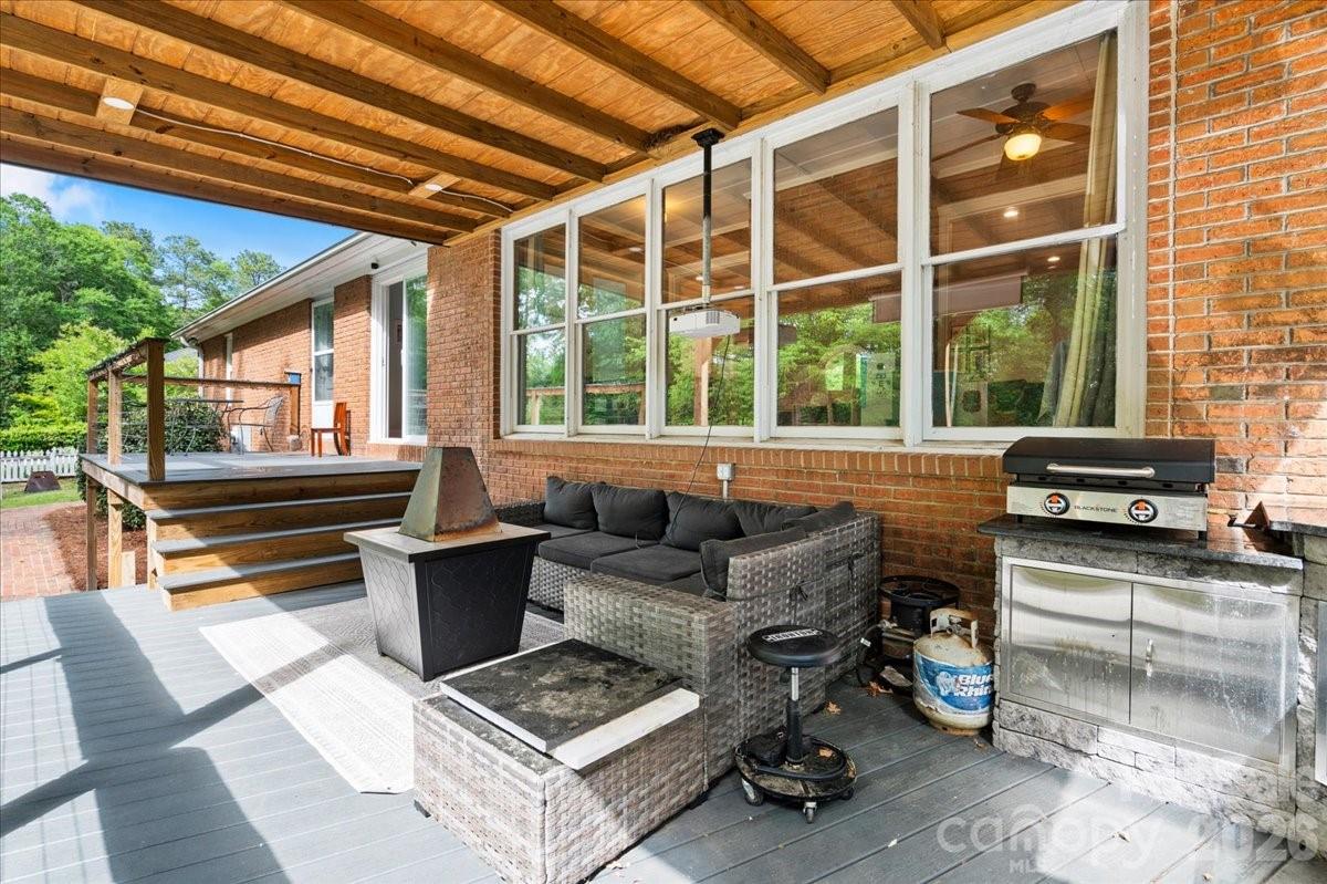 209 Fairway Road — Cheraw