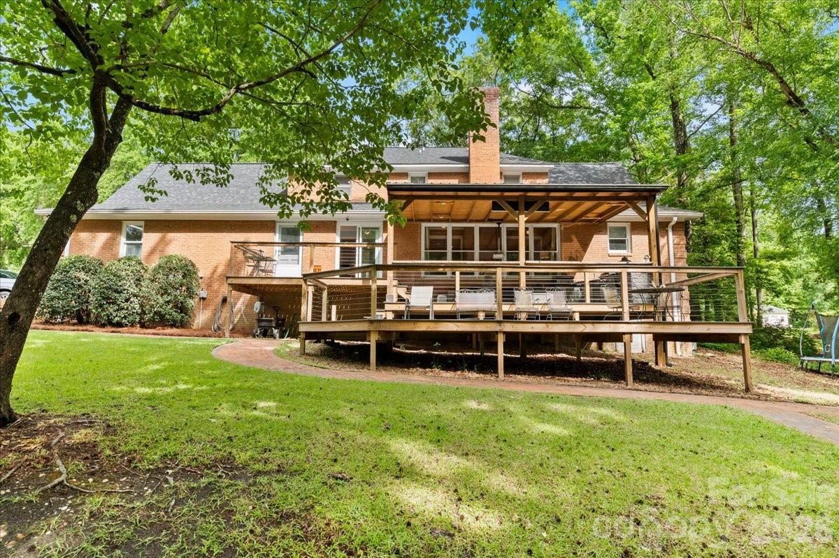 209 Fairway Road — Cheraw