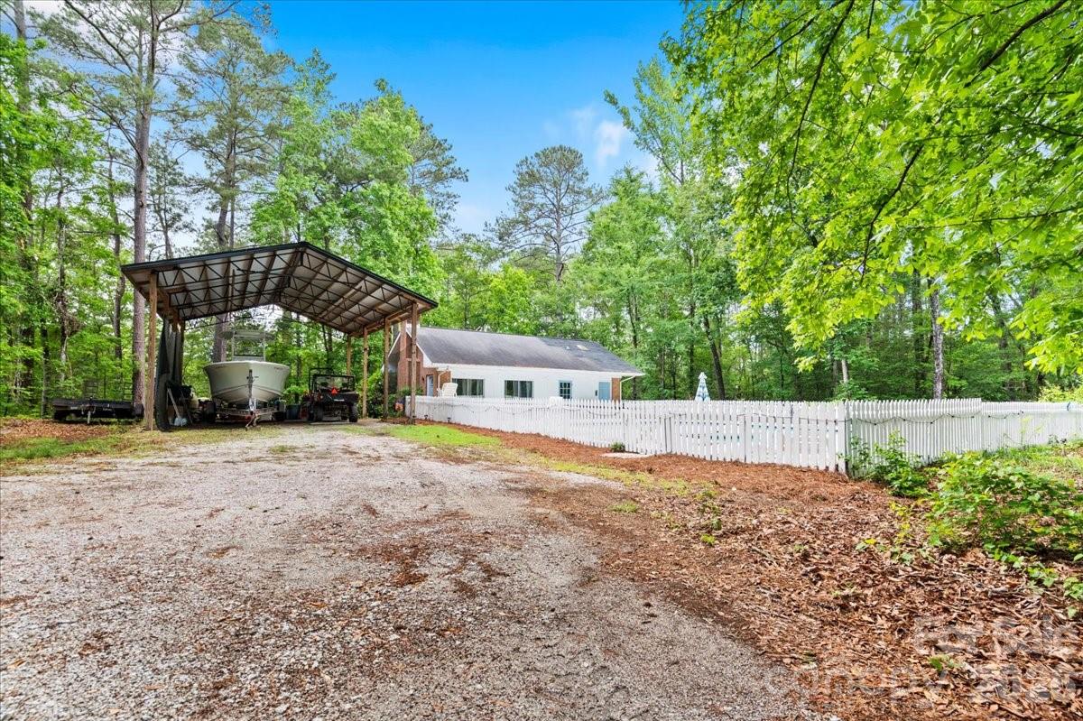 209 Fairway Road — Cheraw