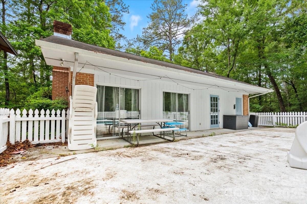 209 Fairway Road — Cheraw