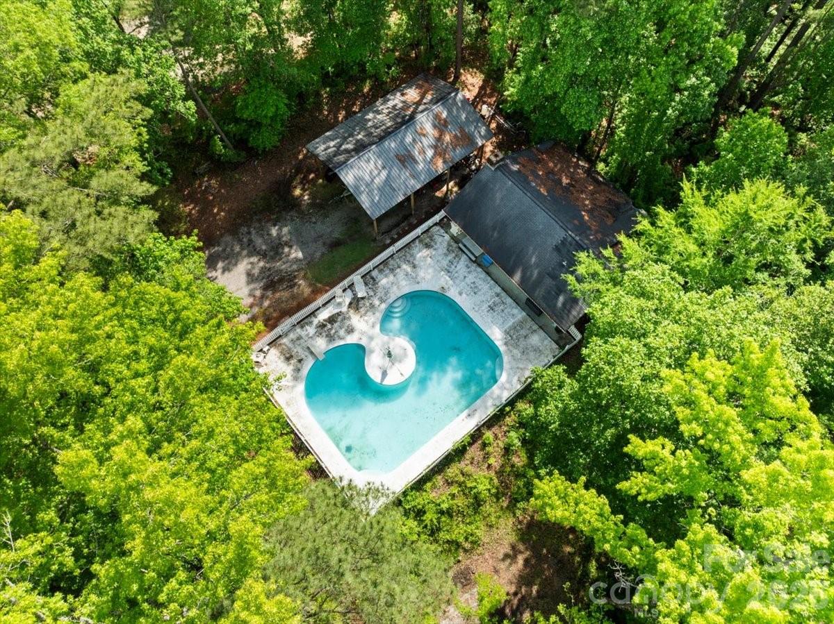 209 Fairway Road — Cheraw
