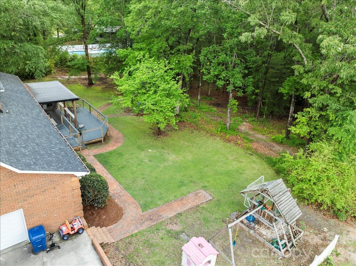 209 Fairway Road — Cheraw