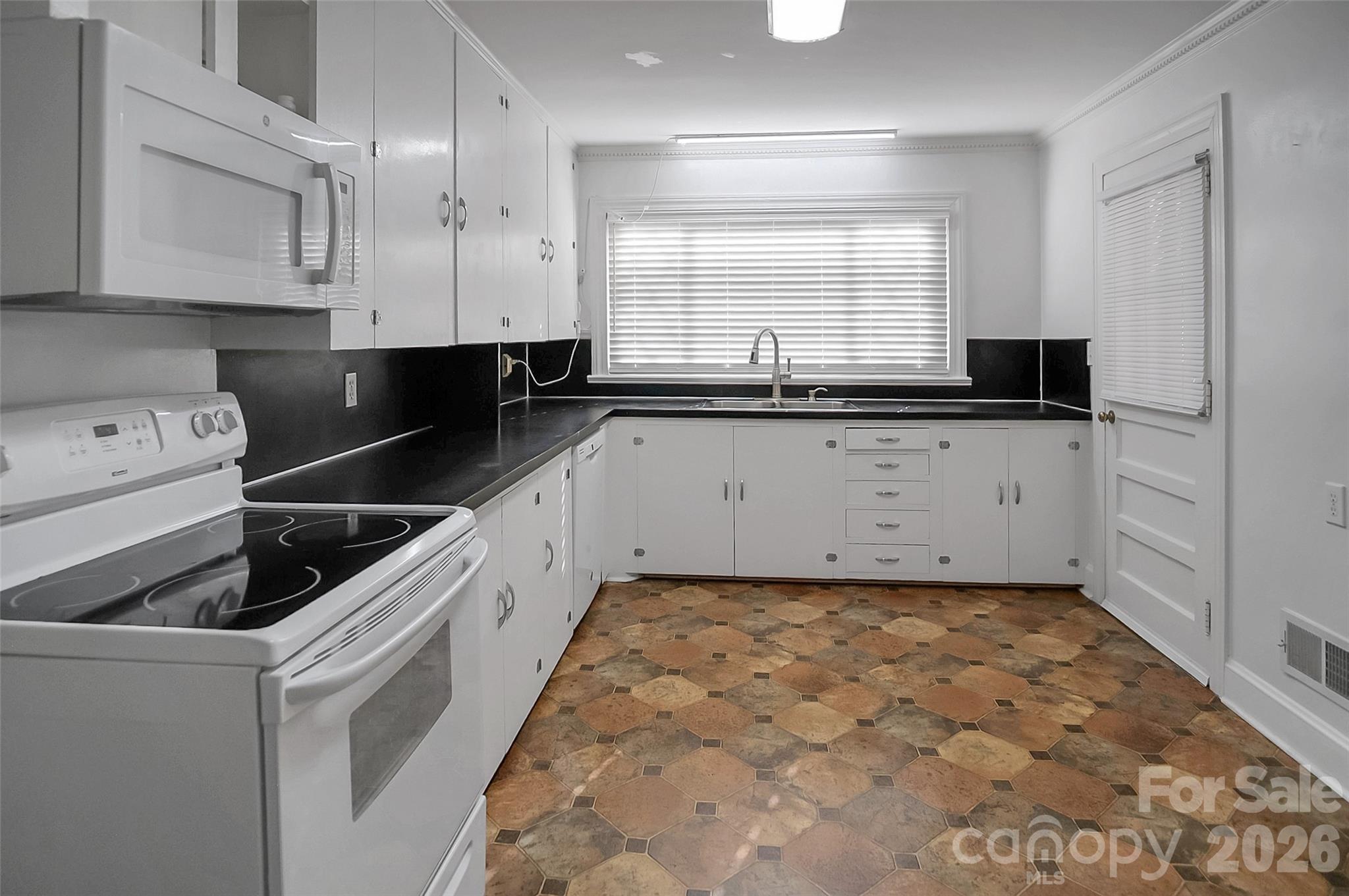 3021 Davis Park Road — Gastonia