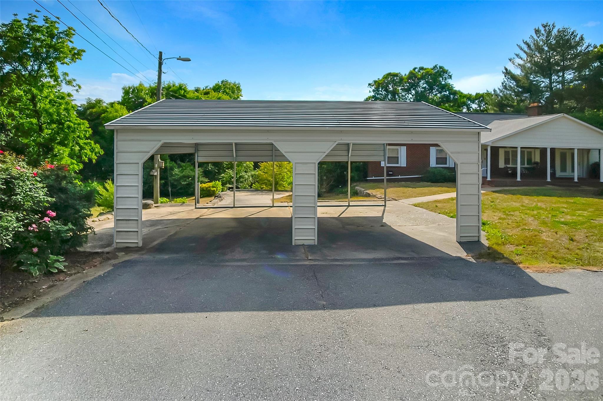 3021 Davis Park Road — Gastonia