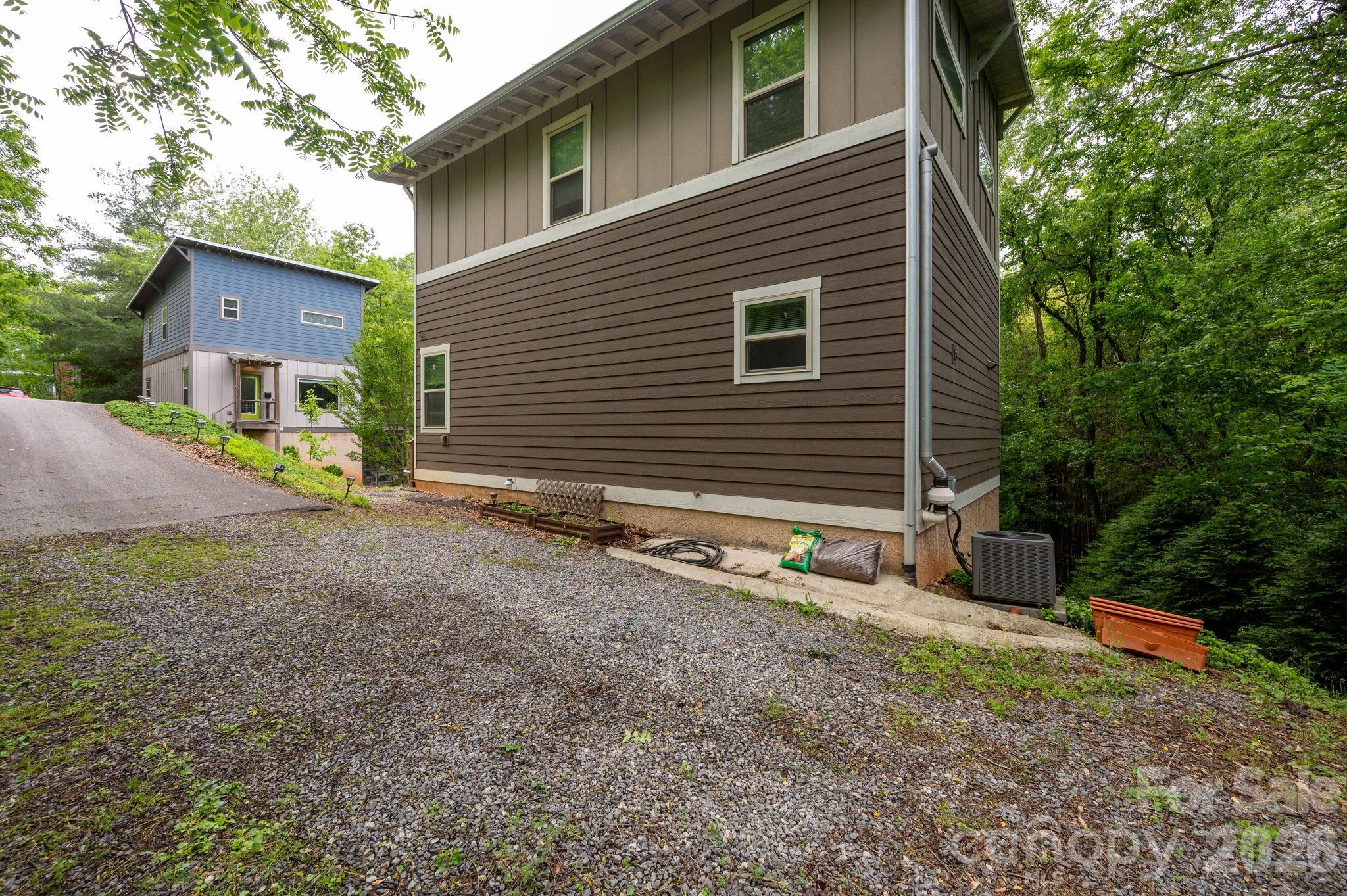 181 Glendale Avenue — Asheville