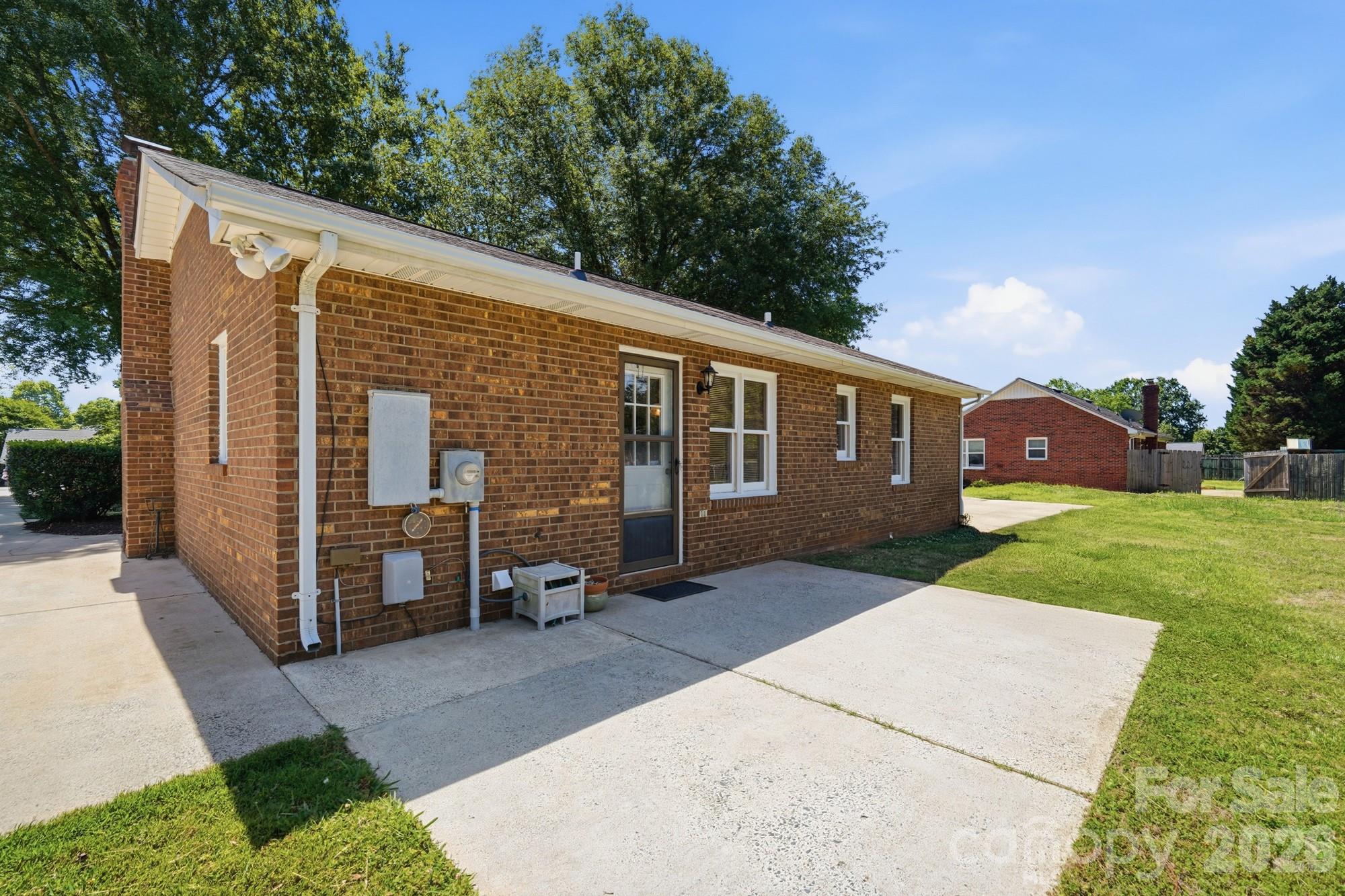 4711 Myers Road — Monroe
