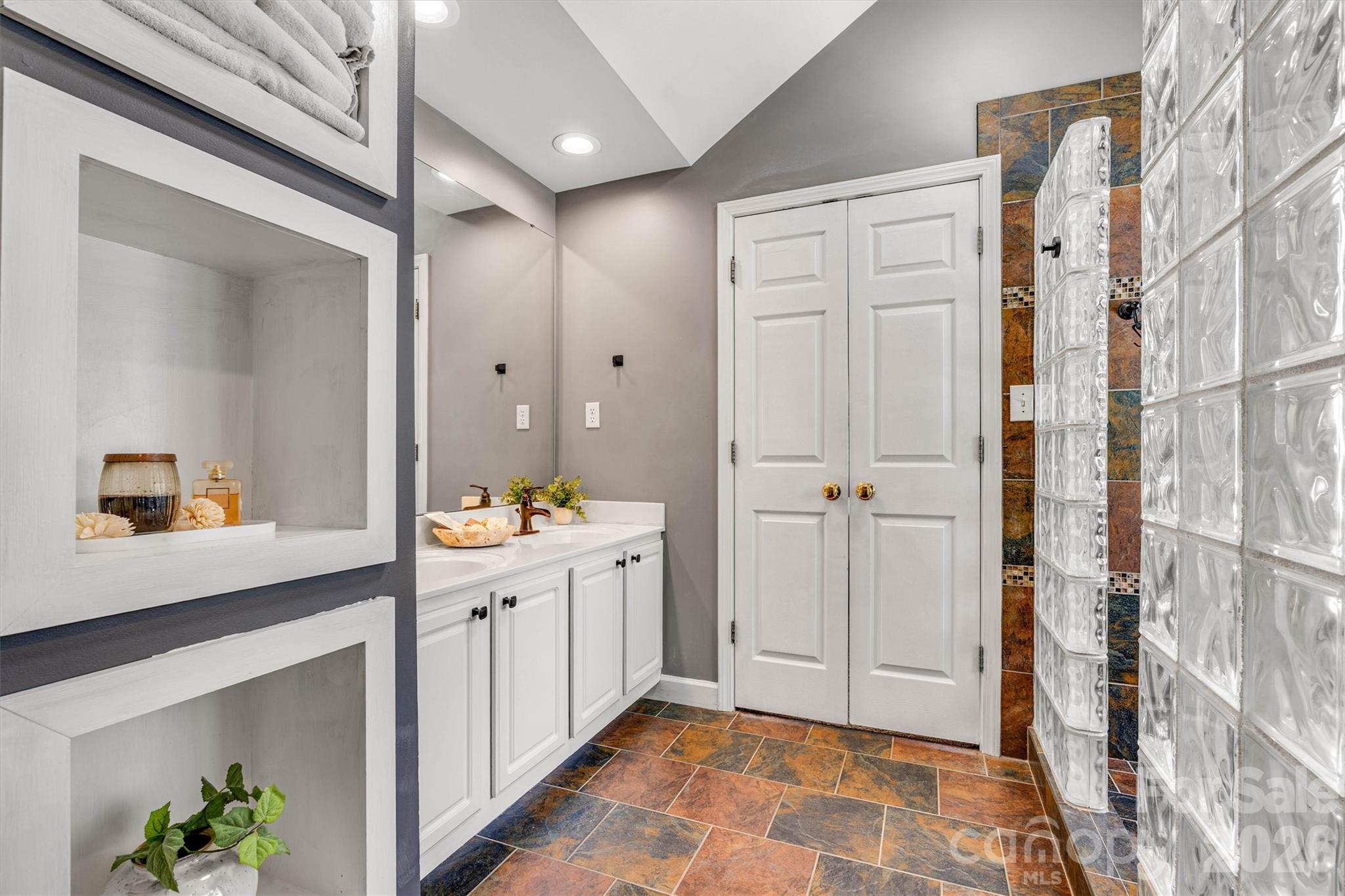 7074 Ridgeway Road — Stanley