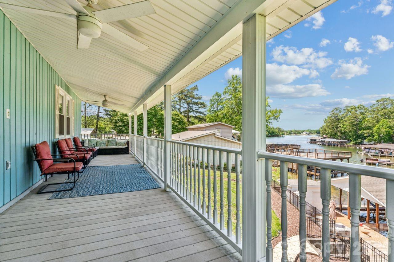 49571 Blackberry Road — Norwood