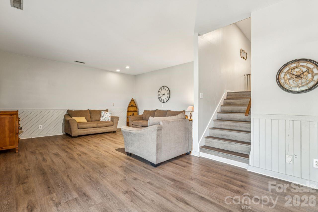 49571 Blackberry Road — Norwood