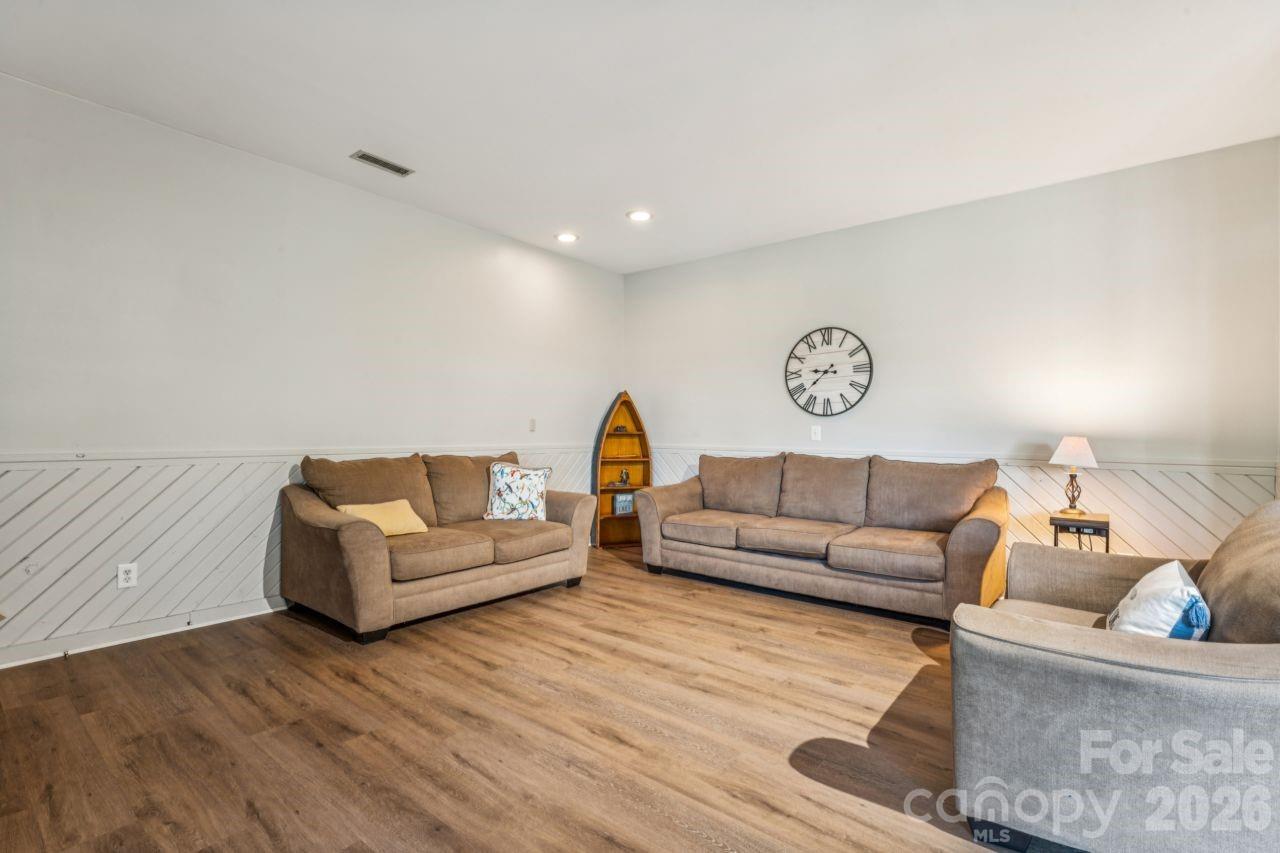 49571 Blackberry Road — Norwood