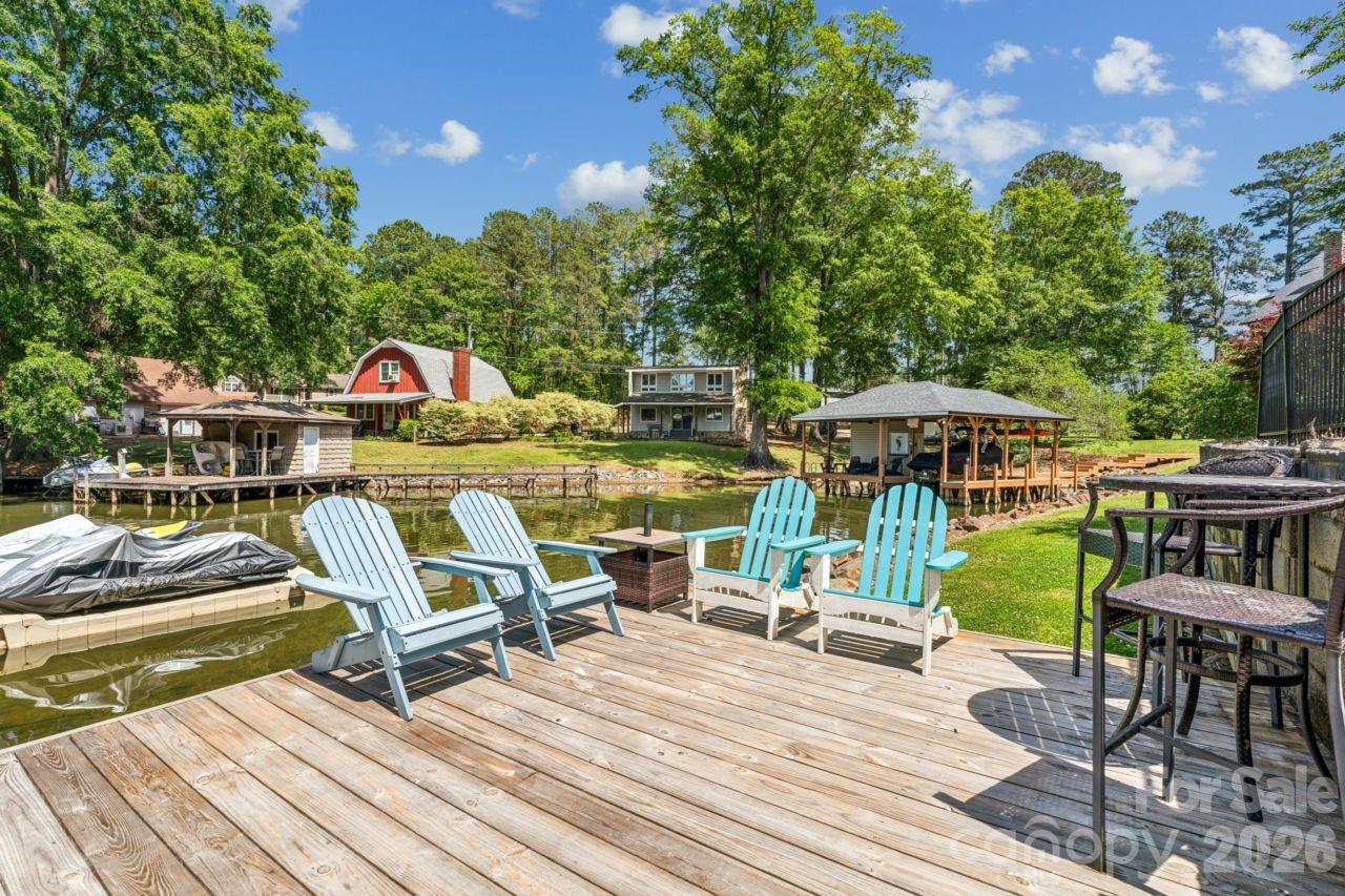 49571 Blackberry Road — Norwood