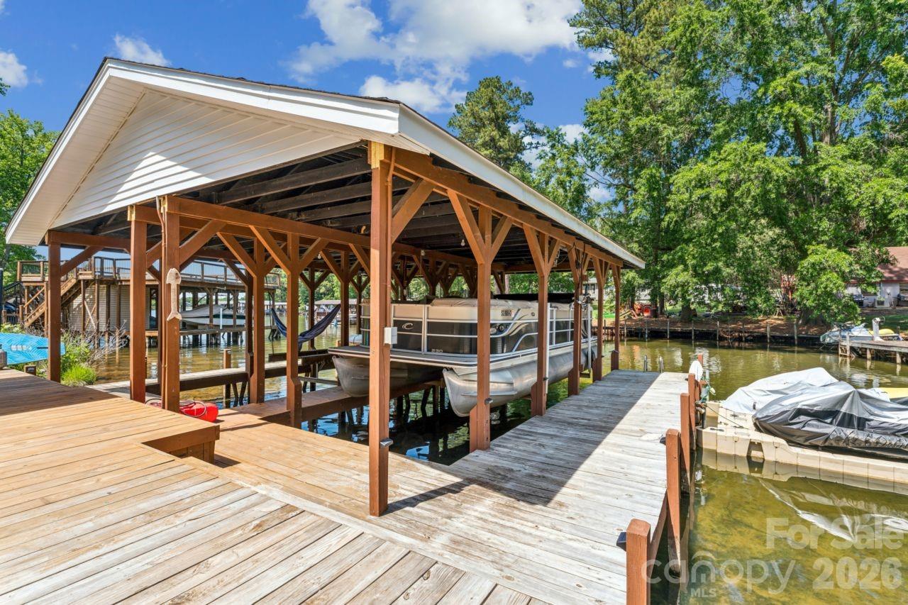 49571 Blackberry Road — Norwood