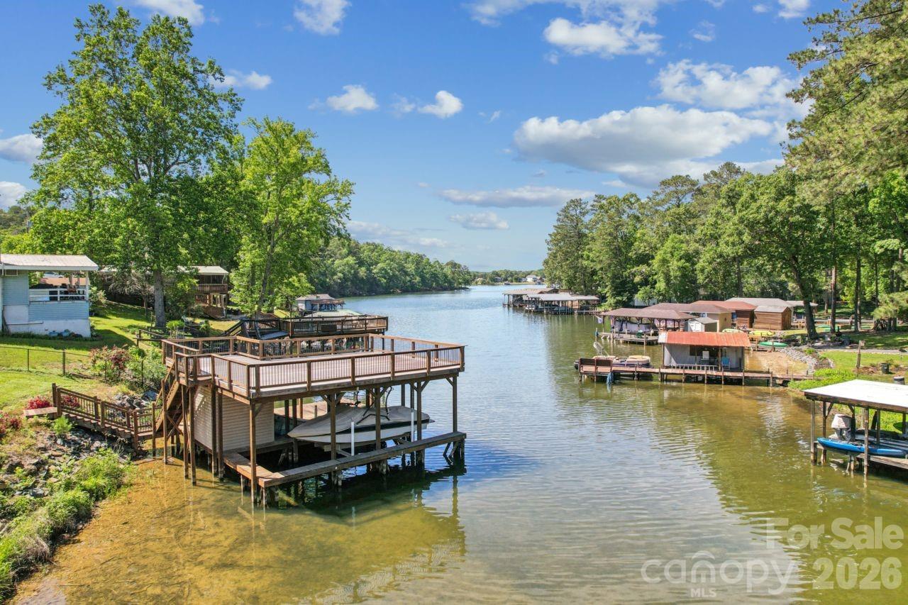 49571 Blackberry Road — Norwood