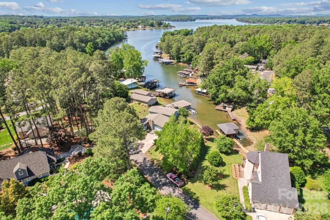 49571 Blackberry Road — Norwood