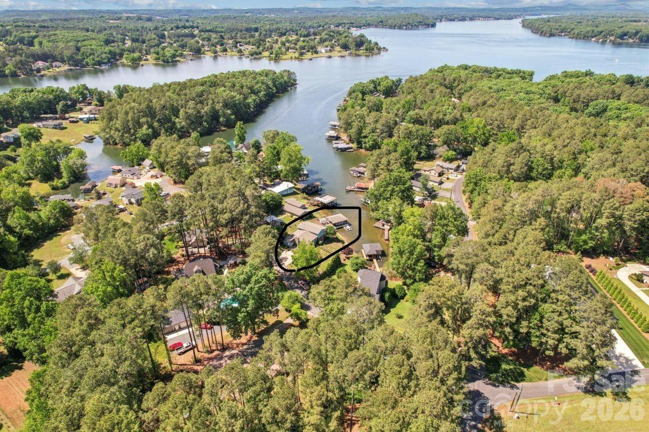 49571 Blackberry Road — Norwood