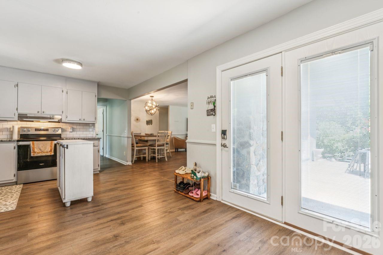 49571 Blackberry Road — Norwood
